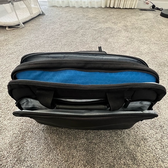 Dell Laptop Bag - Picture 4 of 4